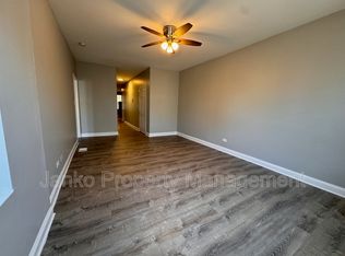 527 N Homan Ave #1N, Chicago, IL 60624