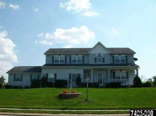 15 Curtis Dr, New Oxford, PA 17350