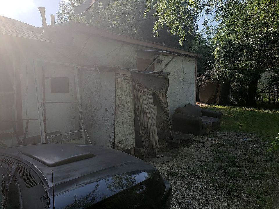 1st image of 303 Whitman Ave