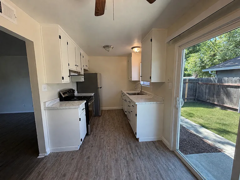 114 Erma Ave — Photo 4