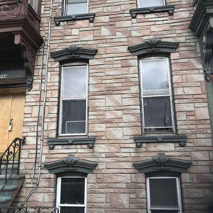 1st image of 3244 6th Ave