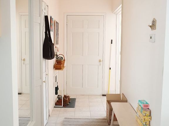 4th image of 50 Bartlett St #1