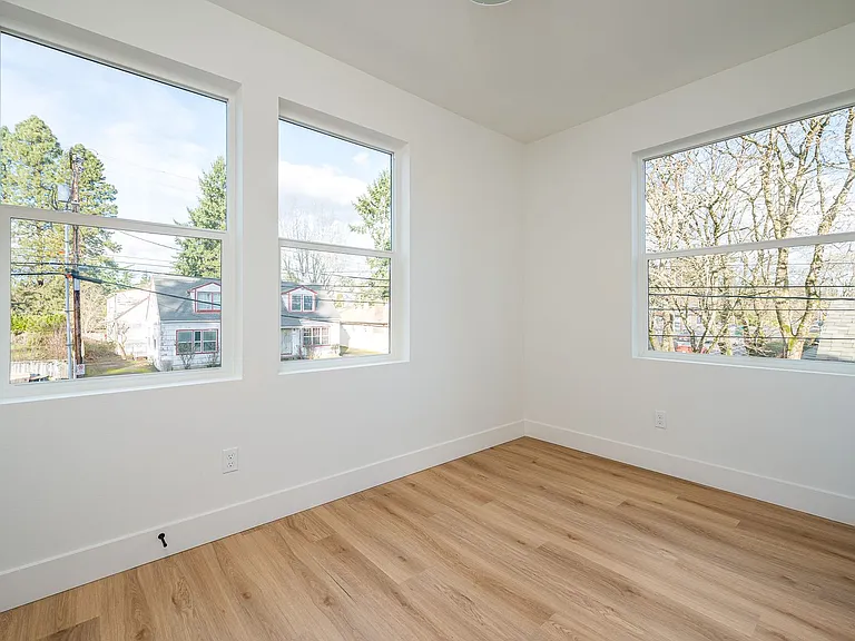 12094 SE Market St — Photo 15