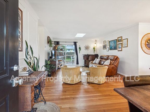 4th image of 409 Caren Dr