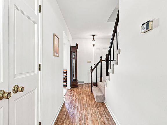 4th image of 2101 Reynolds Dr