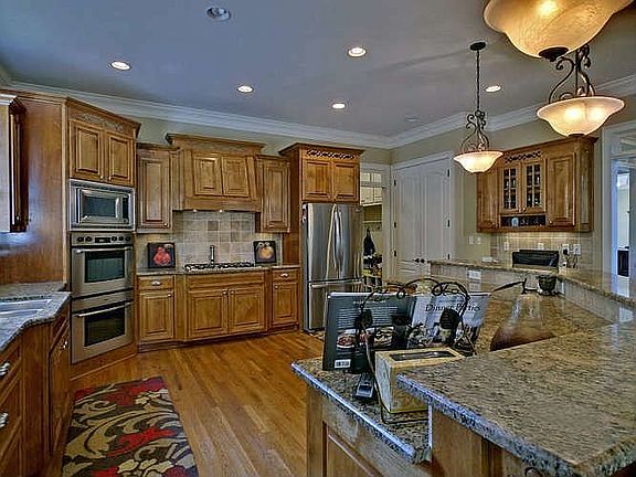 510 Glengate Cv Atlanta, GA 30328