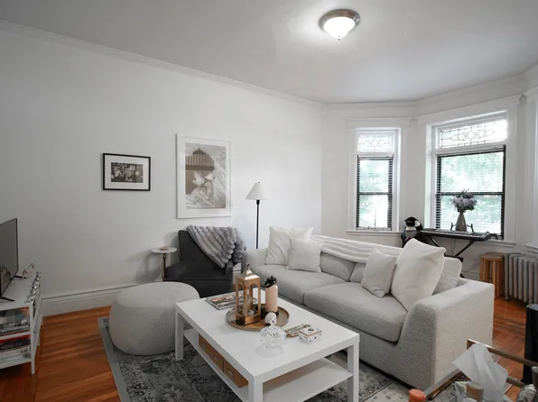1109 Boylston St, Boston, MA