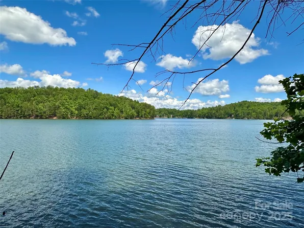 544 Harborside Dr, Nebo, NC 28761