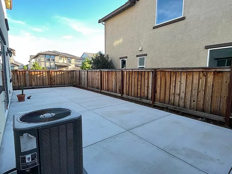 1483 Laurel Creek Dr — Photo 26