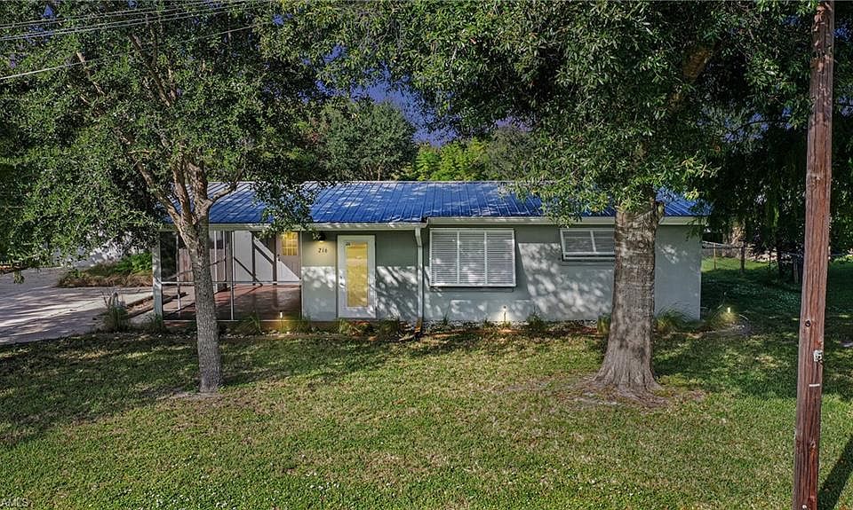 1st image of 216 De Leon Dr