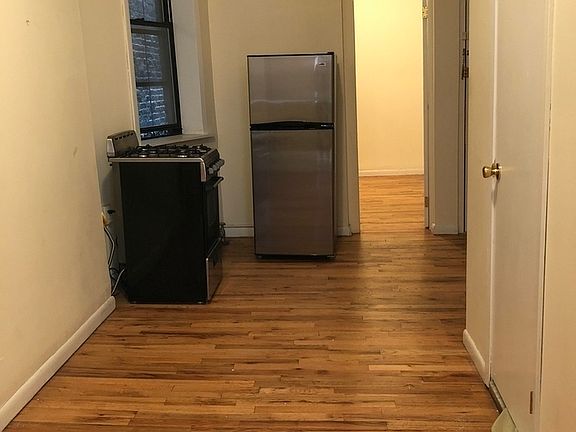 2nd image of 11 Stanton St #4AL