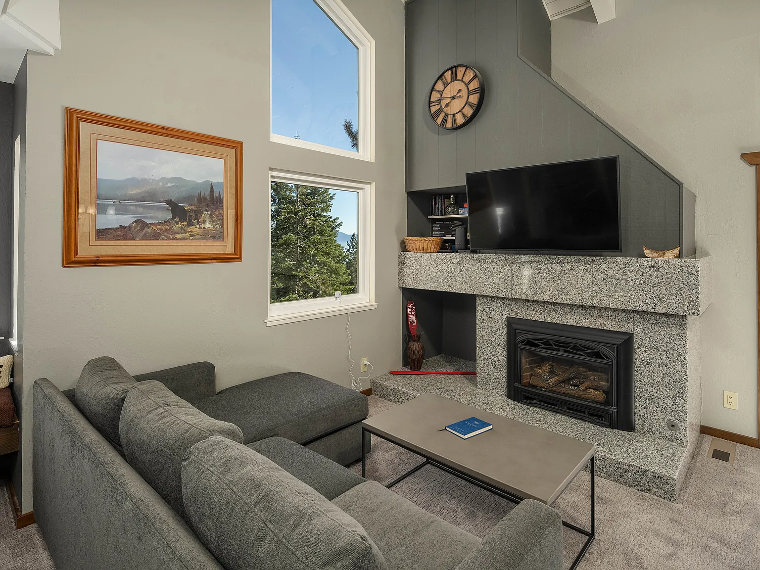 3 bed, 1381 sqft, $3,200 — Photo 2