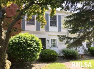 3614 N Sandia Dr, Peoria, IL 61604