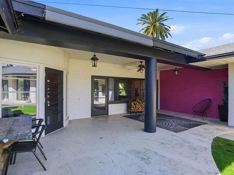 2939 N Manor Dr W — Photo 58