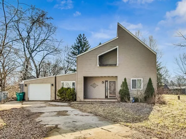 38369 N Manor Ave, Beach Park, IL 60087