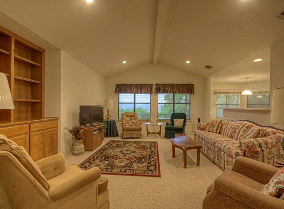 2nd image of 434 Wisteria Ln W