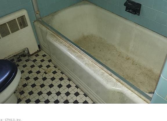 5th image of 218 E Woodland St