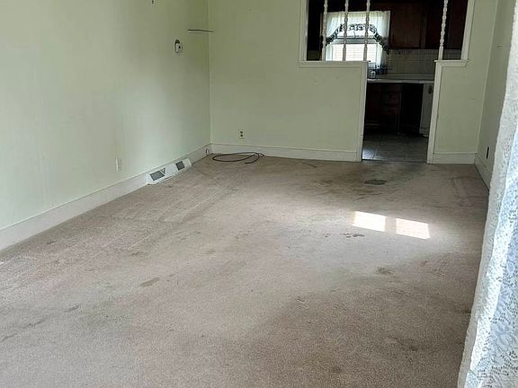 5th image of 408 E Oakland Ave