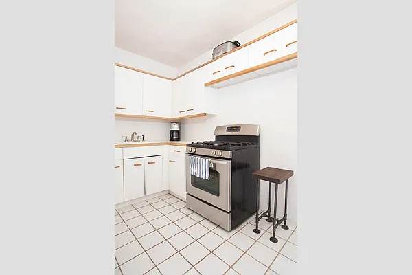 Sold by Stribling | media 3