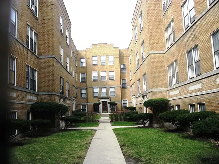 7518-5 N Hoyne Ave #3J — Photo 2