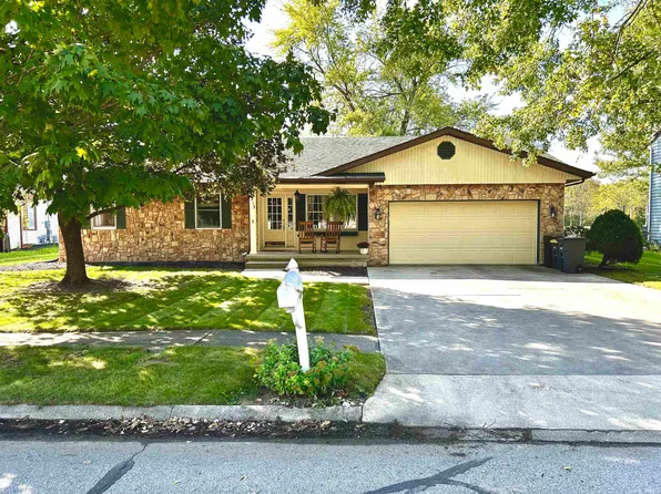 1215 Canterbury Dr, Decatur, IN 46733