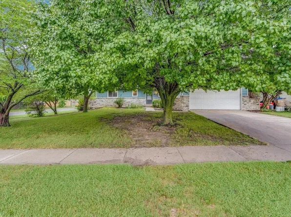 4055 Danbury St, Wichita, KS 67220