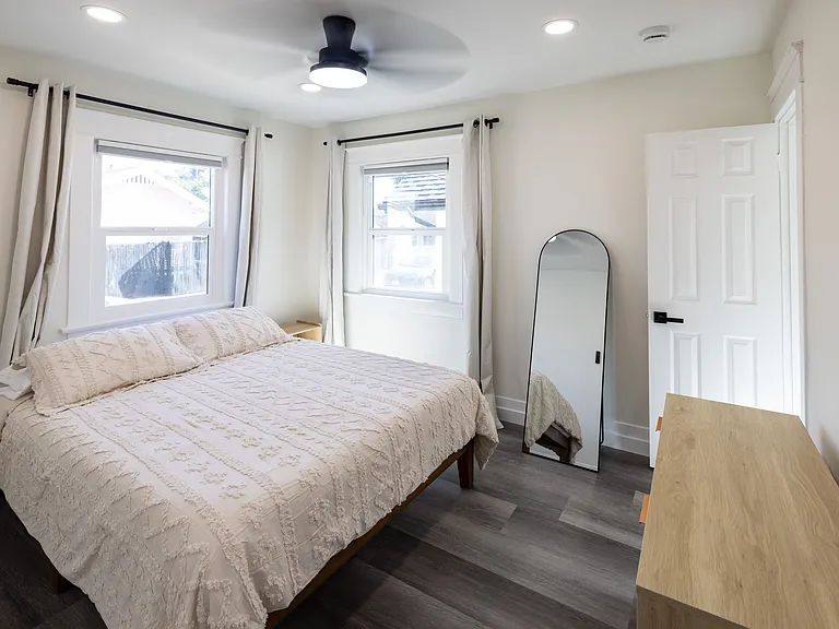 Bedroom 2 
+Blackout blinds 
+Queen bed
+All season comforter