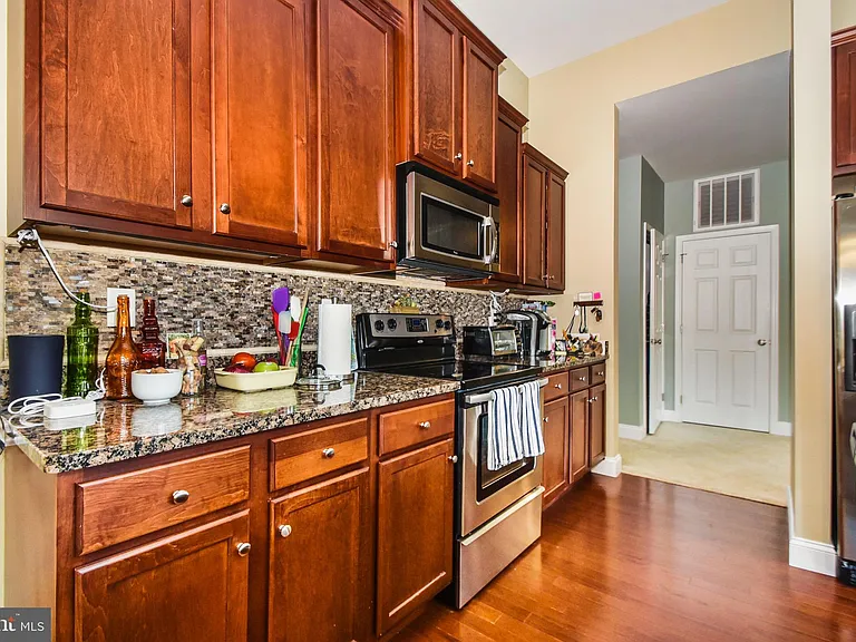 709 Stag Ct — Photo 8