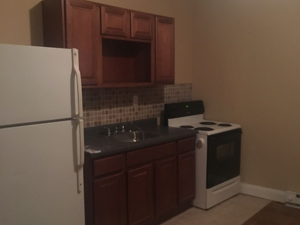 2nd image of 5900 Pine St #B2