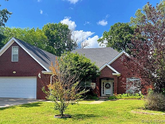2nd image of 1207 W Red Oak St