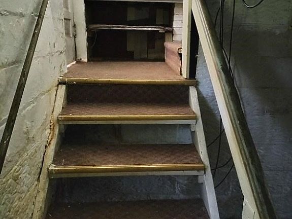 4th image of 178 Woodland St
