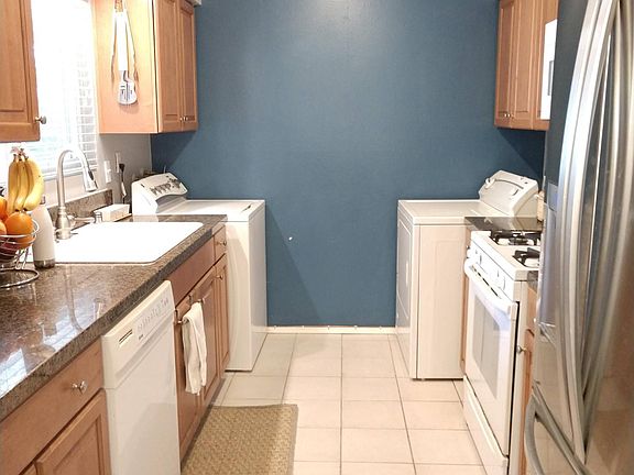 3rd image of 12330 Sophia Dr