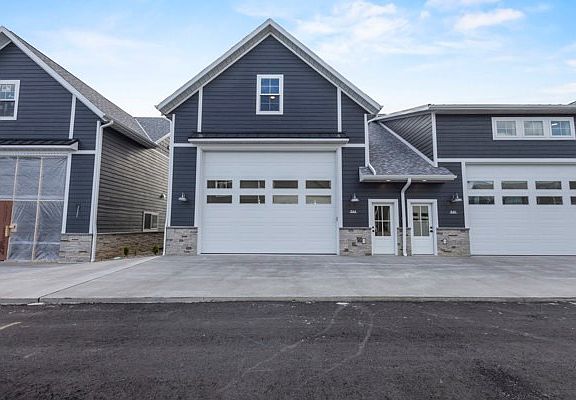 2nd image of 844 S 18th Ave #9