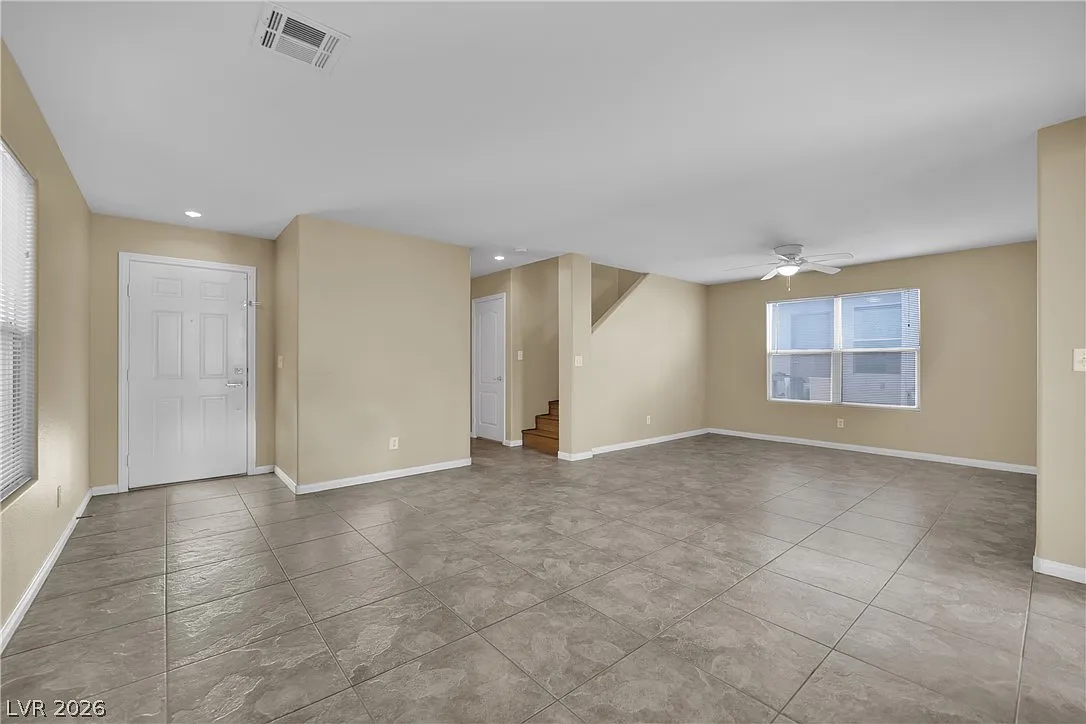 3 bed, 2.5 bath, 2065 sqft, $2,100 — Photo 4