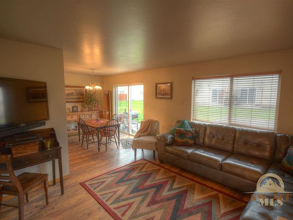 3rd image of 972 N River Rock Dr