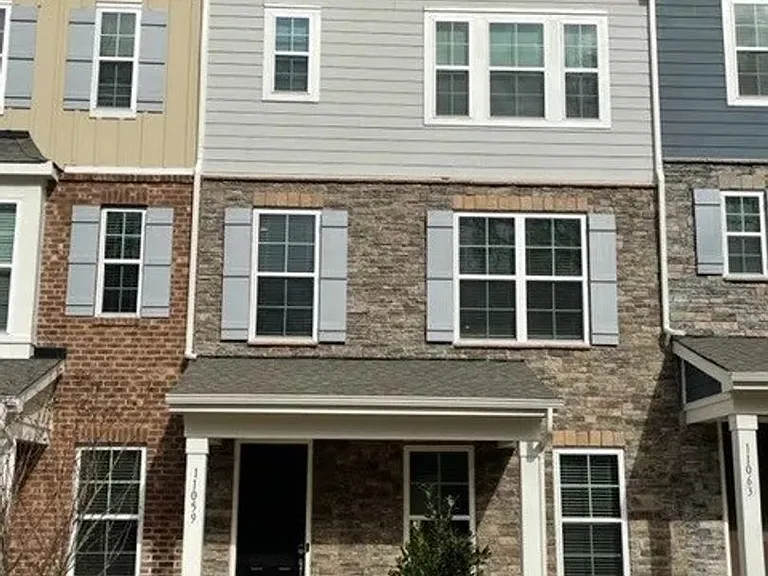 11059 Lawyers Rd — Photo 1