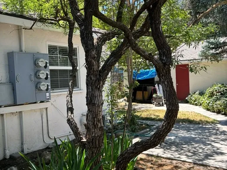 821 Vine St — Photo 2