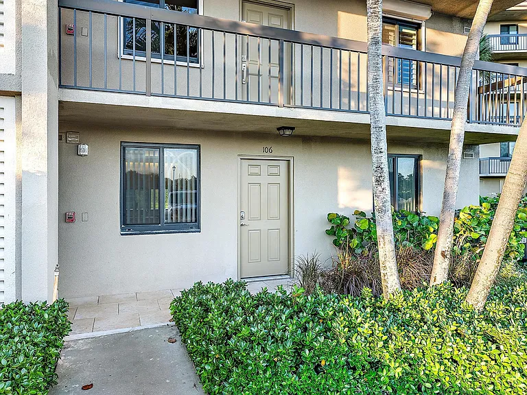601 S Seas Dr #106 — Photo 5
