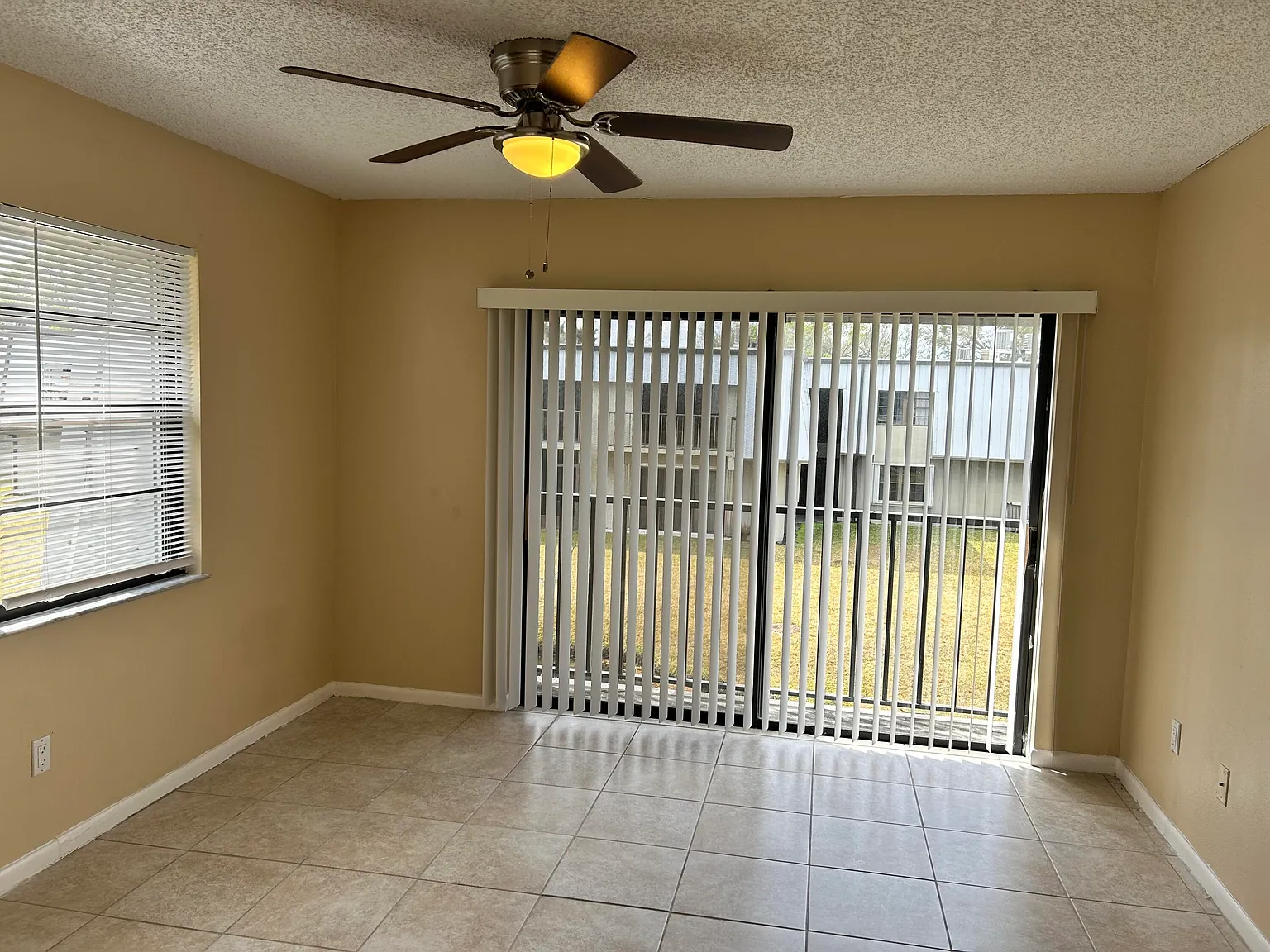 2 bed, 2.0 bath, 1190 sqft, $1,600 — Photo 2