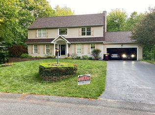 23 Willowbrook Ter, Halfmoon, NY 12065