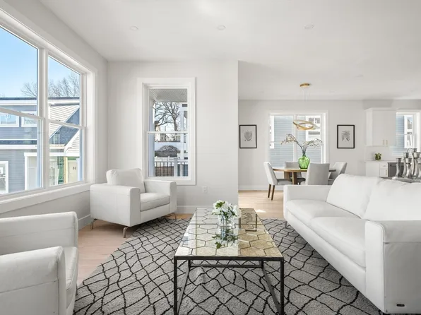 62 Albertina St #G, Quincy, MA 02169