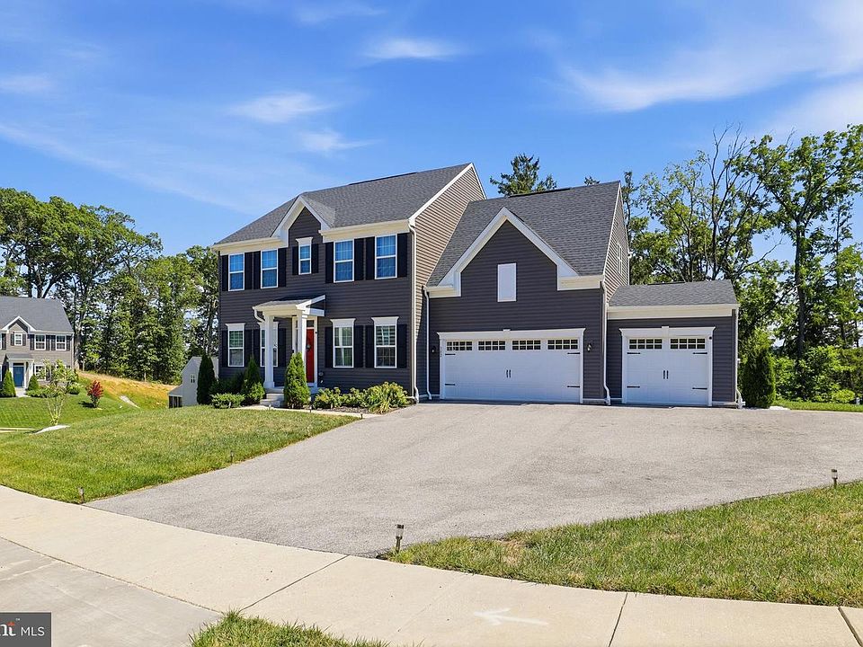 1st image of 302 Greenwood Rd