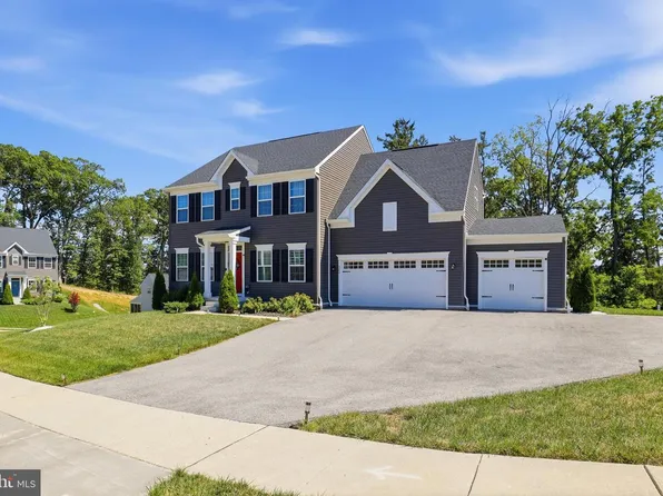 302 Greenwood Rd, Spring Grove, PA 17362