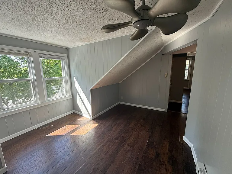 24 Davis Street — Photo 11