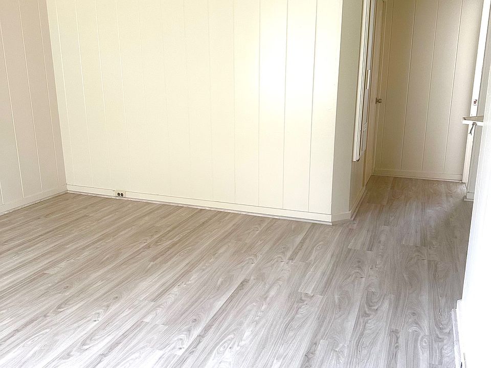 Entry to living room