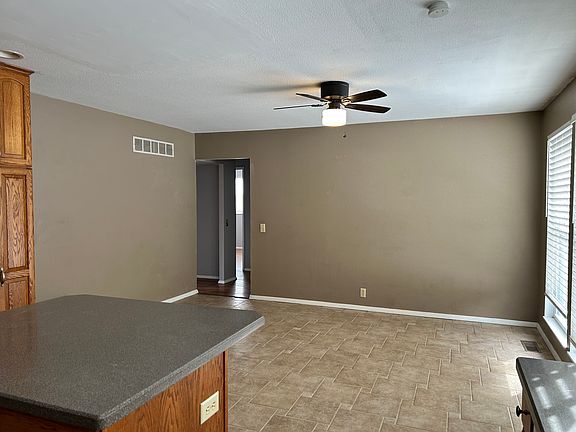 3rd image of 2975 Churchill Dr