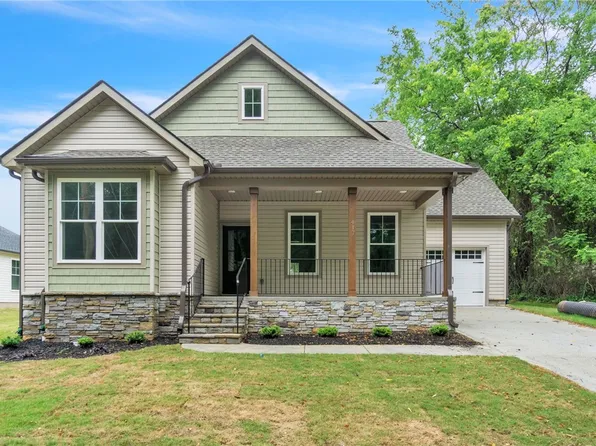 417 Thompson St, Pendleton, SC 29670