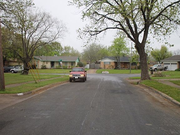 4th image of 2812 Etta Dr