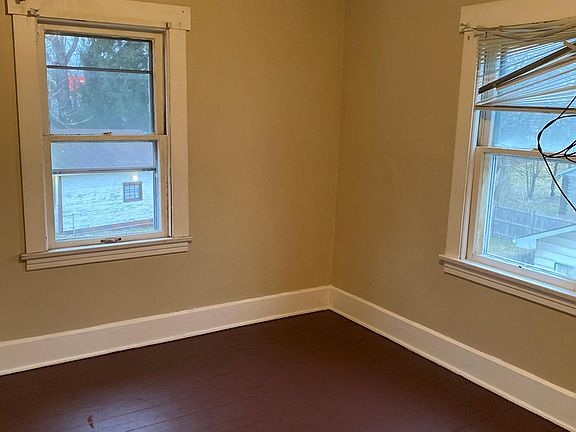 5th image of 540 E Lucius Ave