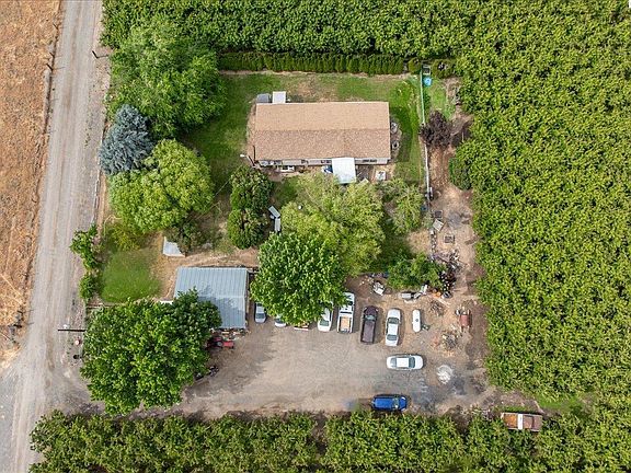 3rd image of 164901 Inland Pl